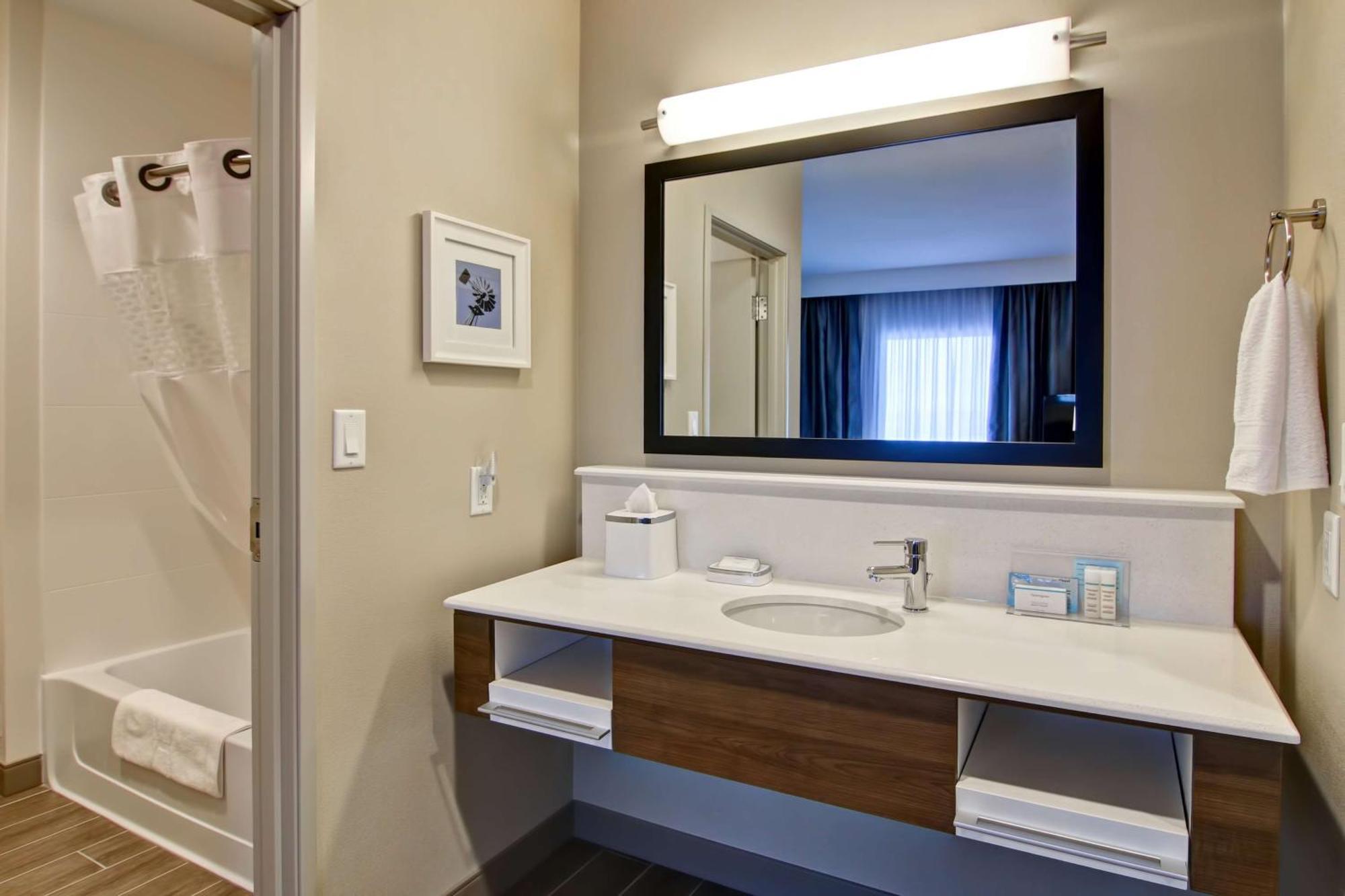 Hampton Inn & Suites By Hilton Гранд Прери Екстериор снимка