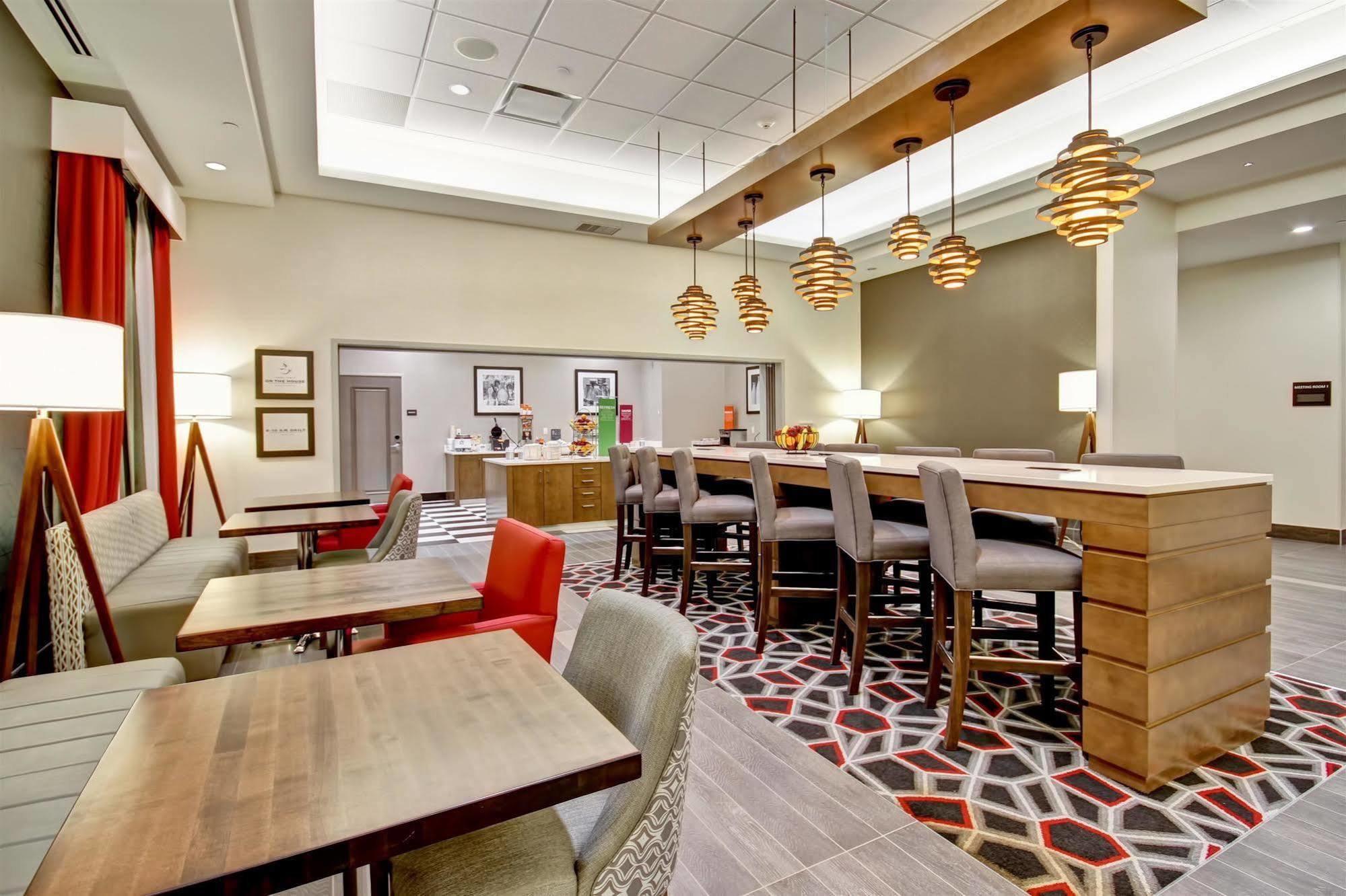 Hampton Inn & Suites By Hilton Гранд Прери Екстериор снимка